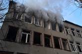 В Николаеве горели здание семейной амбулатории, офис и даже школа (фото)