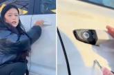 Дівчина показала секретну кнопку в авто, про яку мають знати усі водії (відео)
