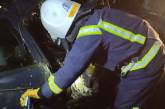 В Николаевской области «Опель» слетел в кювет и перевернулся: пассажира вытаскивали спасатели