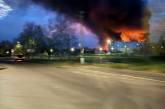 В РФ заявили о массовой атаке дронов ночью: горели и взрывались подстанции (видео)