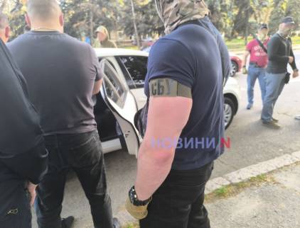 У центрі Миколаєва СБУ затримали поліцейських, підозрюваних у хабарництві