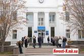 В Николаеве приступили к выдаче бюллетеней участковым избирательным комиссиям