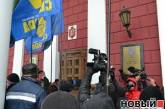 Мэрия Одессы потратит 250 тысяч гривен на замену дверей, выбитых «Свободой»
