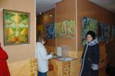 Николаевская художница открыла выставку, в ходе которой собирает средства на лечение