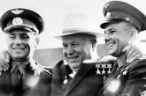 Никита Хрущев с Германом Титовым и Юрием Гагариным. СССР, 1961 г. ФОТО