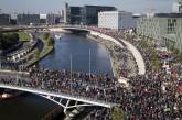 Митинг против зоны свободной торговли ЕС-США собрал 100 тыс. немцев. ФОТО