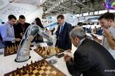Шахматный турнир в РФ: робот сломал мальчику палец (ВИДЕО)