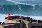 NASA засняли семиэтажную волну у побережья Португалии. (ФОТО)