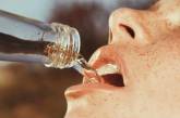 Медики советуют раз и навсегда отказаться от воды в пластиковых бутылках. ФОТО