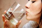 Ученые смогли определить, сколько в действительности нужно употреблять жидкости в день