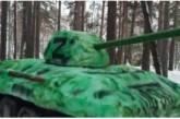 Милитаризация новогодних праздников в России: детям подарили танк (ВИДЕО)