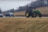 Самая медленная погоня: в США полиция преследовала злоумышленника на тракторе (видео)
