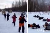 Бегали и ползали по снегу с оружием в руках: появились кадры патриотического воспитания малолетних детей на россии (ВИДЕО)