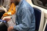 У мережі опублікували фото дивних та несподіваних пасажирів метро