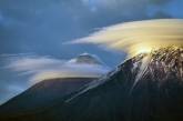 Облака над вулканами Камчатки. ФОТО