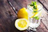 Вода с лимонным соком: врачи перечислили все полезные свойства