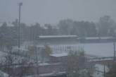 Украинские города начало засыпать снегом. Видео