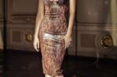 Тина Кароль показала стройную фигуру в латексном платье. ФОТО