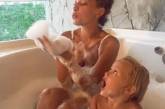 Яна Соломко сфоткалась с дочерью в ванной. ФОТО
