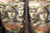 Маразм крепчал: в России выпустили тапочки с портретами ветеранов. ФОТО