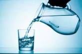 Медики объяснили, в каких ситуациях нужно пить меньше воды