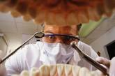 Создан материал, который одновременно убивает бактерии и восстанавливает зубы 