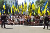 Проплаченные пенсионеры и школьники дружной толпой пришли "поблагодарить" Януковича