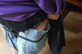 И смех, и грех: украинка пыталась провезти под юбкой 49 «айфонов». ФОТО