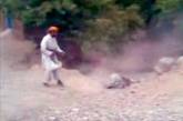 Талибы публично расстреляли девушку, которую не поделили двое мужчин 