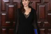 Анджелина Джоли одела элегантное платье