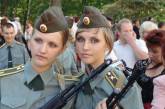 В России хотят ввести обязательную воинскую службу для женщин