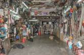 Фотографии собак в гаражах Гонконга. ФОТО
