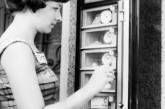 Так выглядели первые торговые автоматы в США. ФОТО