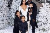 Ким Кардашьян поделилась рождественским семейным снимком. ФОТО