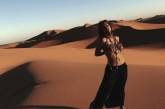 Холли Берри позировала топлес в пустыне