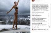 В бикини на снегу: украинская певица удивила пикантным фото