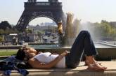 Во Франции отменили закон, запрещающий парижанкам носить брюки