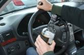 На автомобили российских пьяниц будут наклеивать знаки отличия