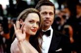 Джоли и Питт развелись официально