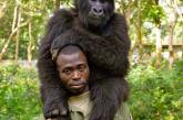 Снимки рейнджеров парка с гориллами стали вирусными. ФОТО
