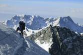 Новый рекорд на Эвересте: альпинист взобрался на гору с двух сторон за один сезон