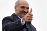 Лукашенко хочет брать по $100 за выезд из страны