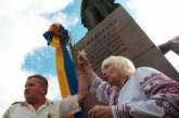 Украинка, отсидевшая за порезанную ленту на венке Януковича, дошла до Евросуда