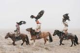 Охотники с орлами Монголии на снимках Николая Бондарева. ФОТО