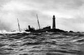 Старинные фотографии тонущих кораблей, которые британская семья снимала больше 150 лет. ФОТО