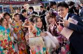 Молодые японцы отмечают День совершеннолетия 2020. ФОТО