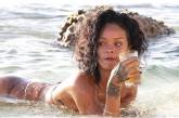 Рианна в бикини соблазнительно позировала фотографам на пляже Барбадосе