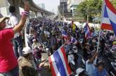 В Таиланде протестующие угрожают пойти на штурм временной резиденции правительства