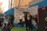Крымчанин поднялся на пьедестал за золотой медалью с флагом Украины