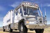Американец создал сверхтехнологичный грузовик и отправился в кругосветное путешествие
